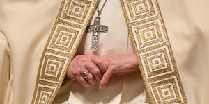 Light of poverty, chastity, obedience: Pope’s homily (full text)