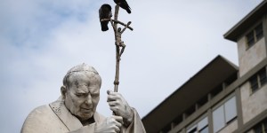 Francis&#8217; stays at Gemelli hospital compared to John Paul II&#8217;s