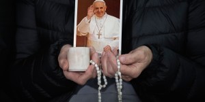 Pope Francis marks 3 weeks in the hospital