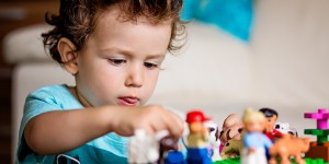 Parenting littles: 5 Screen-free ideas to get a few quiet minutes