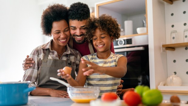family-cooking-