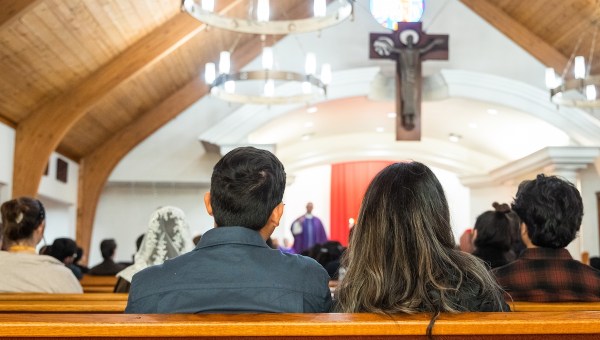 Corner Item Image - 4 Catholic attitudes toward immigrants