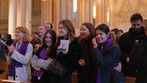 Corner Item Image - Survey: Social media had impact on record number of French catechumens