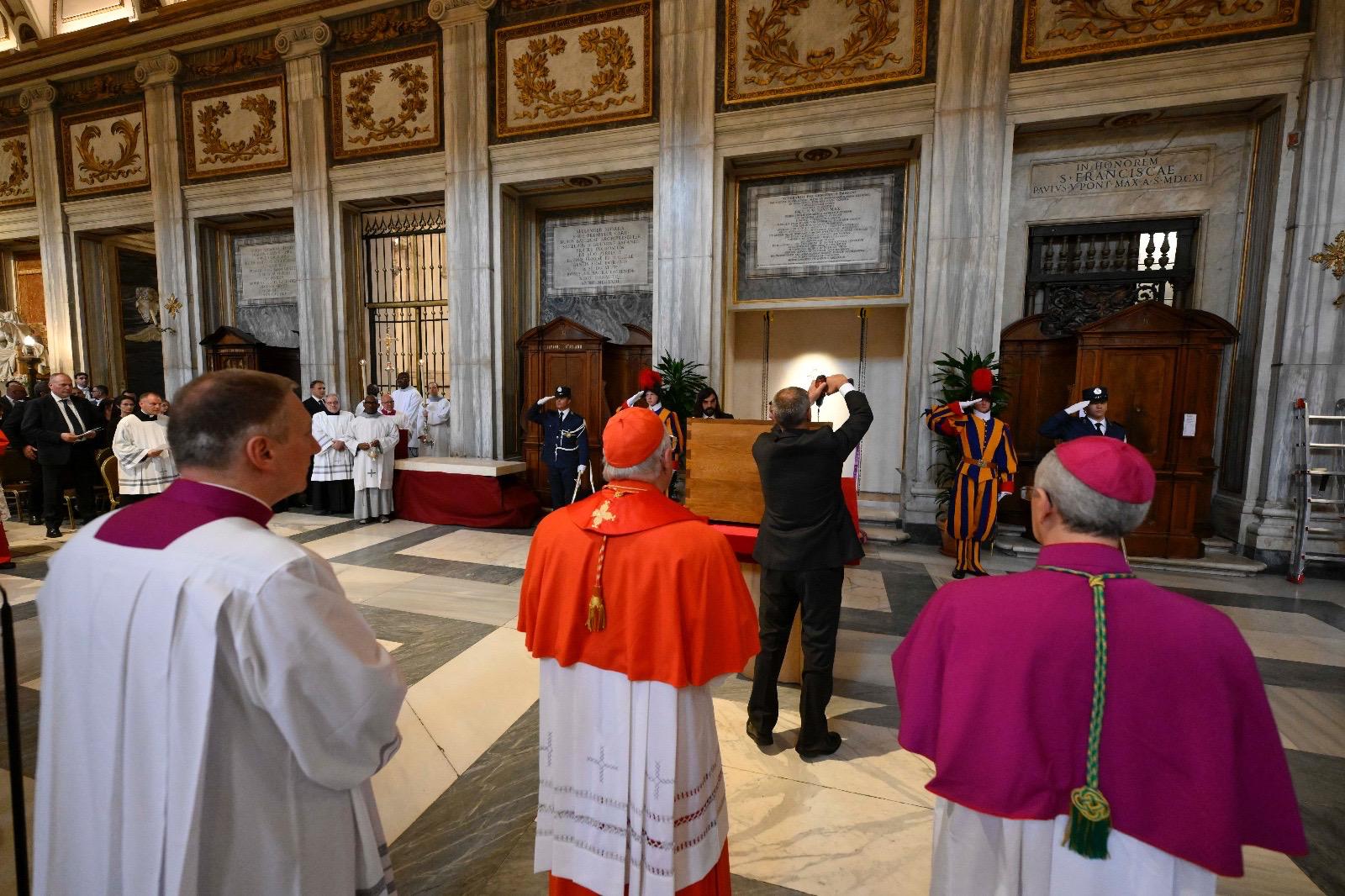 The-burial-rite-of-the-Roman-Pontiff-Pope-Francis