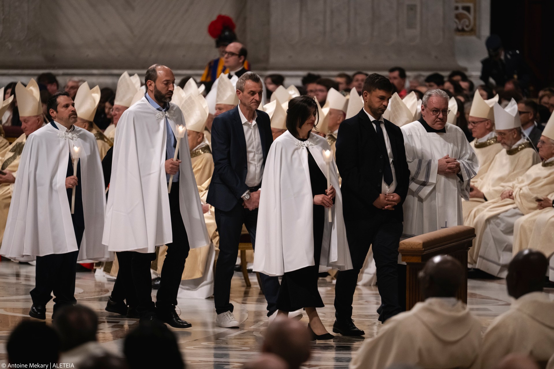 VATICAN-EASTER-VIGIL-2025