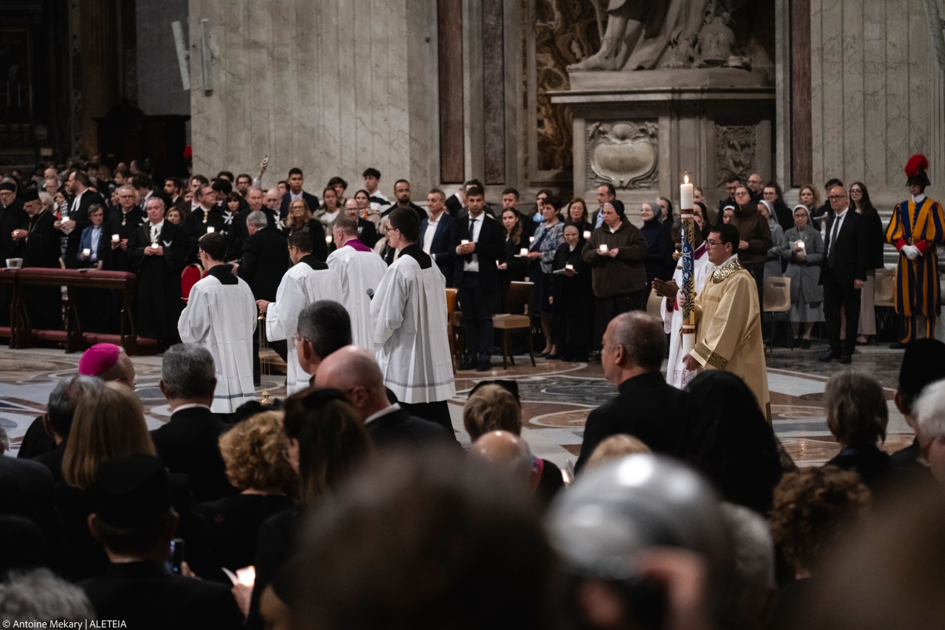VATICAN-EASTER-VIGIL-2025
