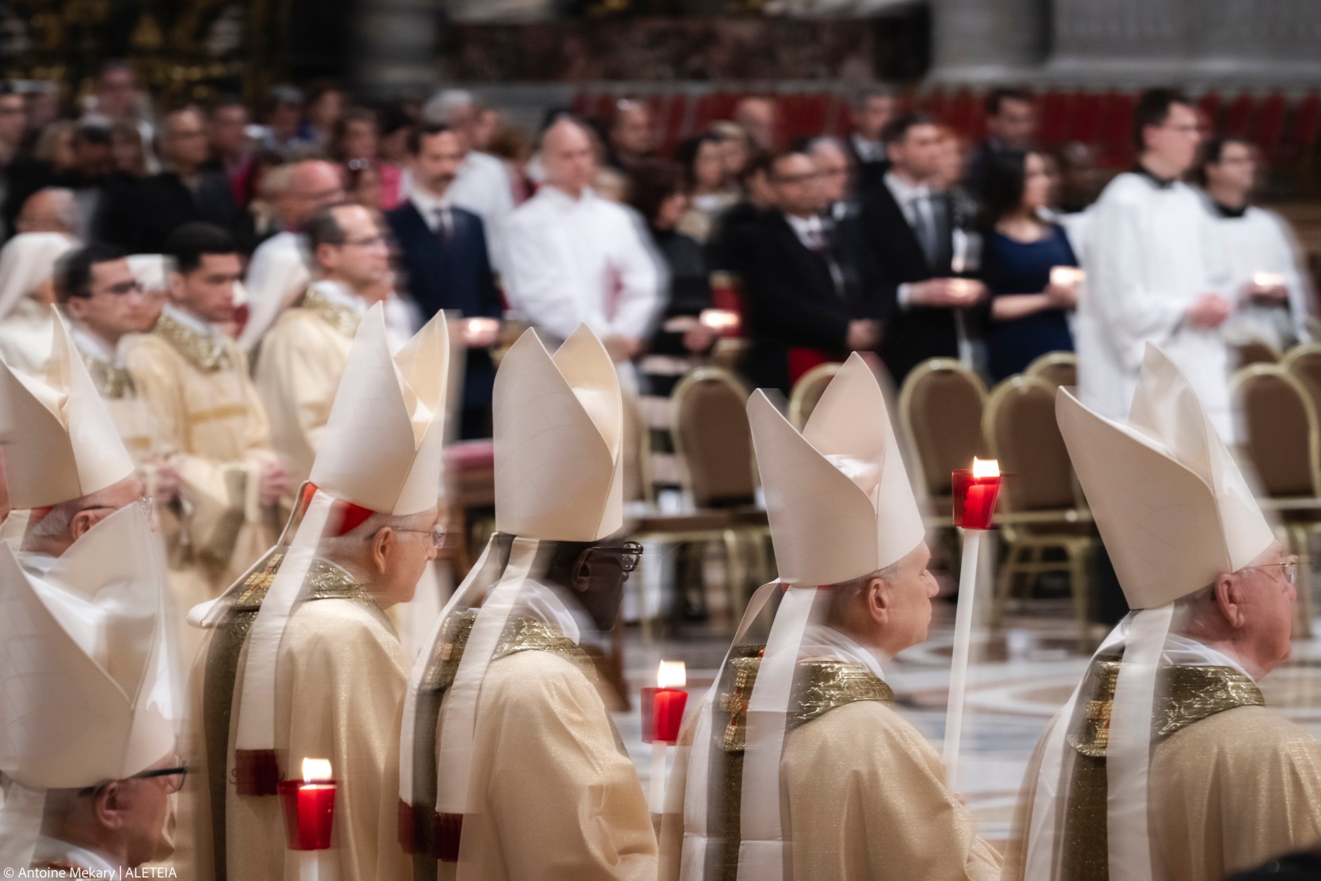 VATICAN-EASTER-VIGIL-2025