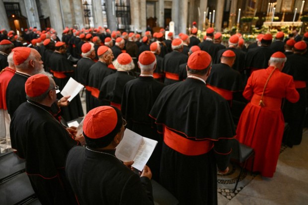 cardinal pray vespers