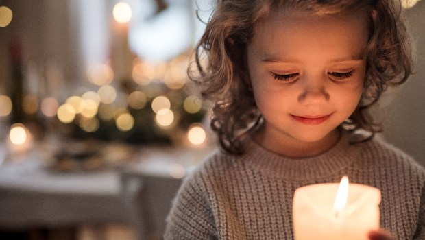 child-candle-