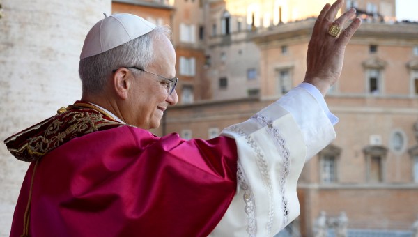 Corner Item Image - How to throw a Chicago-inspired party to celebrate our Pope