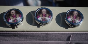 Pope schedules Rosary for Peace in St. Peter’s