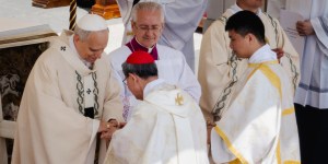 Leo XIV gives his cardinal church to Cardinal Tagle