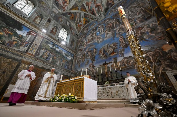 Pope-Leo-XIV-during-a-mass-with-cardinals-in-the-Sistine-Chape