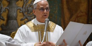 Pope Leo XIV starts first homily in English (full text)