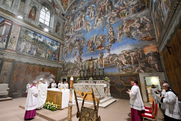 Pope-Leo-XIV-during-a-mass-with-cardinals-in-the-Sistine-Chape