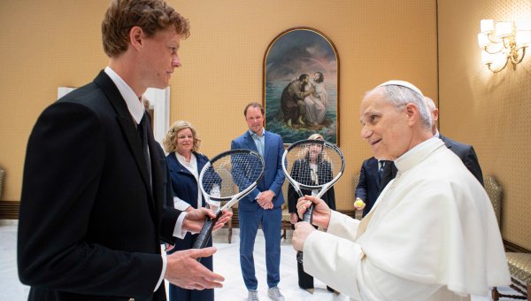 Corner Item Image - Pope Leo wins over moms everywhere