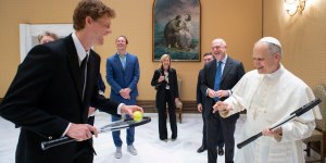 Pope Leo meets world&#8217;s top tennis player, Jannik Sinner