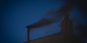 Black smoke; no new pope today