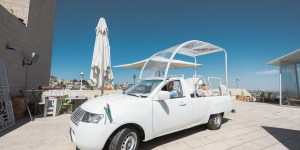 Francis’ popemobile-turned-ambulance blocked from Gaza