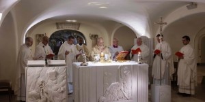 Pope Leo, joined by his brother, celebrates Mass at St. Peter&#8217;s tomb