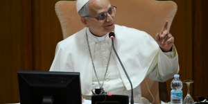 Pope Leo has &#8220;workshop&#8221; with cardinals