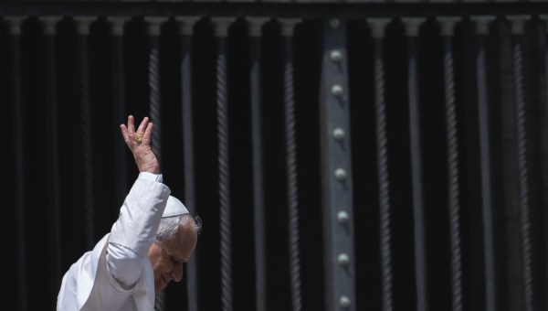 Pope-Leo-XIV-Angelus-prayer-Vatican
