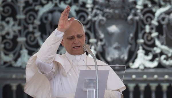 Pope-Leo-XIV-Angelus-prayer-Vatican