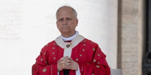 On US immigration, Pope invites “deep reflection”