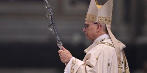 Pope backs effort for &#8216;full visible communion&#8217; with Orthodox