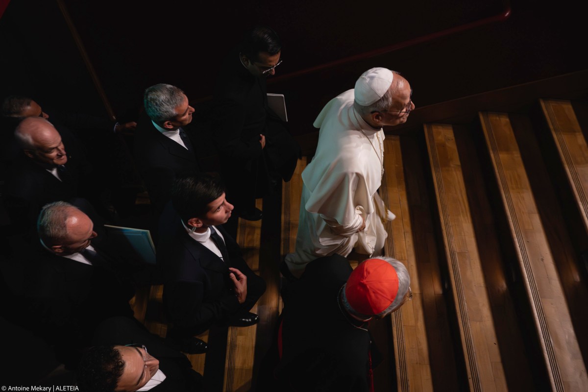 {"rendered":"(Slideshow) Pope Leo encounter with priests"}