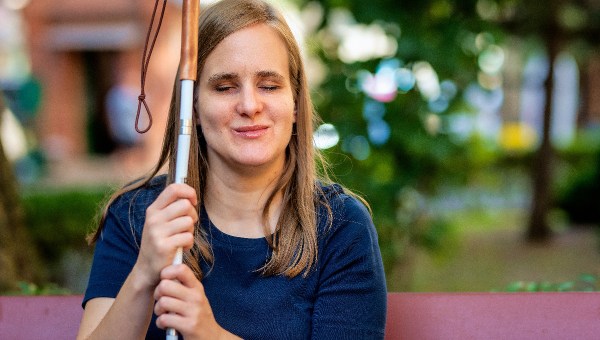 visually-impaired-woman-