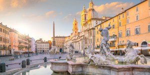 Pope urges politicians to courtesy and respect