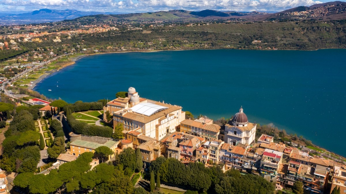 aerial-view-of-papal-palace-castel-gandolfo.jpg