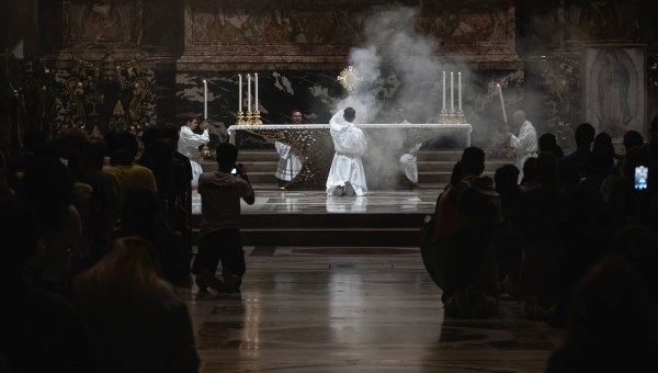 eucharistic-adoration-penitential-liturgy-jubilee-digital-missionaries -catholic-influencers