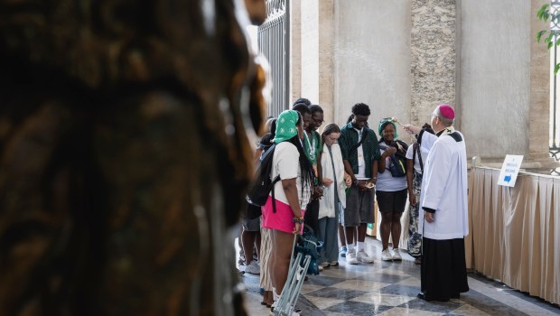 french-pilgrims-holy-door-st.-john-lateran-jubilee-youth-rome-2025