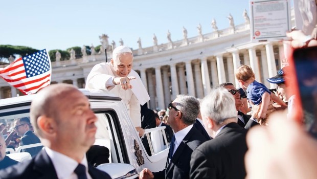 pope-pizza-delivery-aurelios-