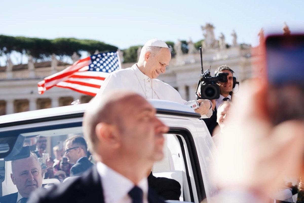pope-pizza-delivery-aurelios-