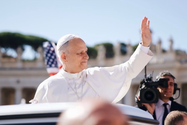 pope-pizza-delivery-aurelios-