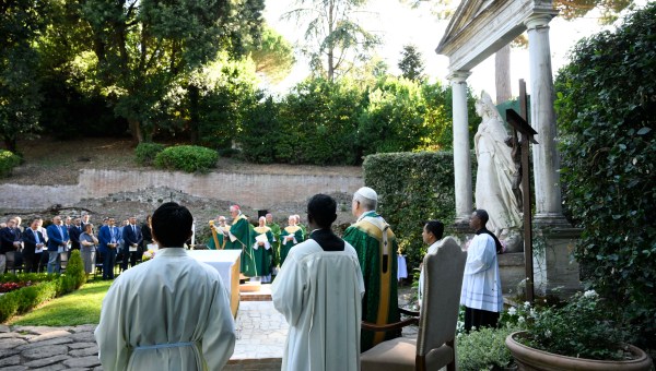 pope-leo-mass-borgo-laudato-si-castel-gandolfo
