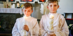 5 Simple habits to teach kids reverence at Mass