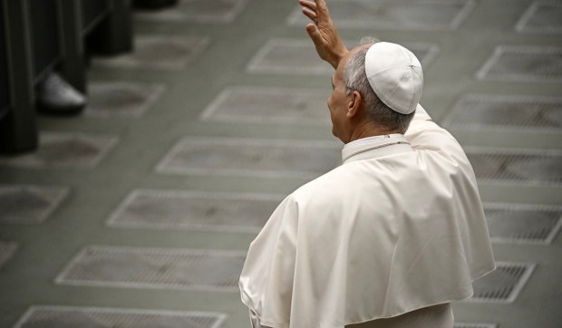 Corner Hero Image - Leo shares his niece’s question with youth of Rome