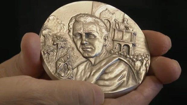 Augustine-medal-Leo