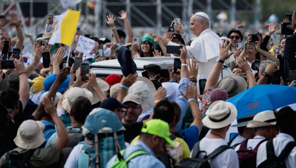Corner Item Image - Aspire to great things! Pope’s homily and pictures