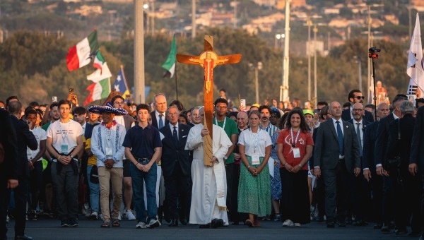 Corner Item Image - Pope Leo XIV meets a million youth (Photos)