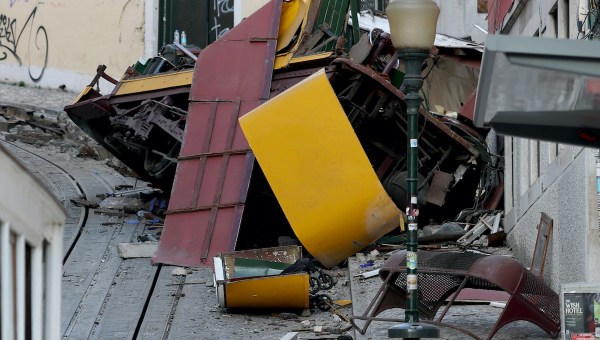 Lisbonne en deuil après le déraillement d’un funiculaire