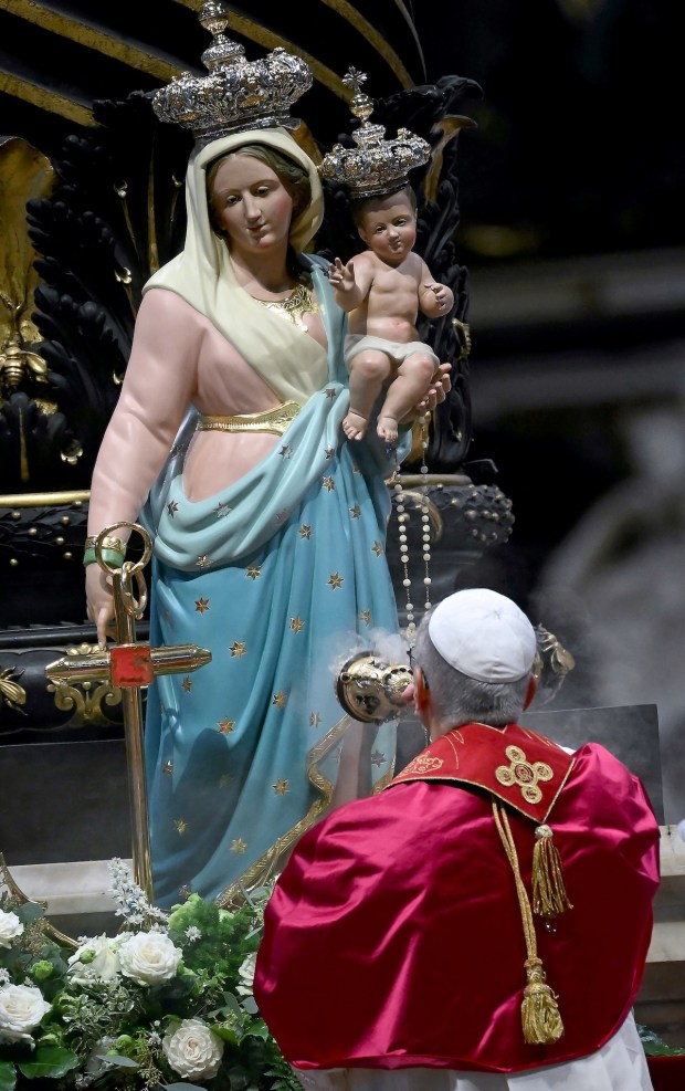 Pope-Mary