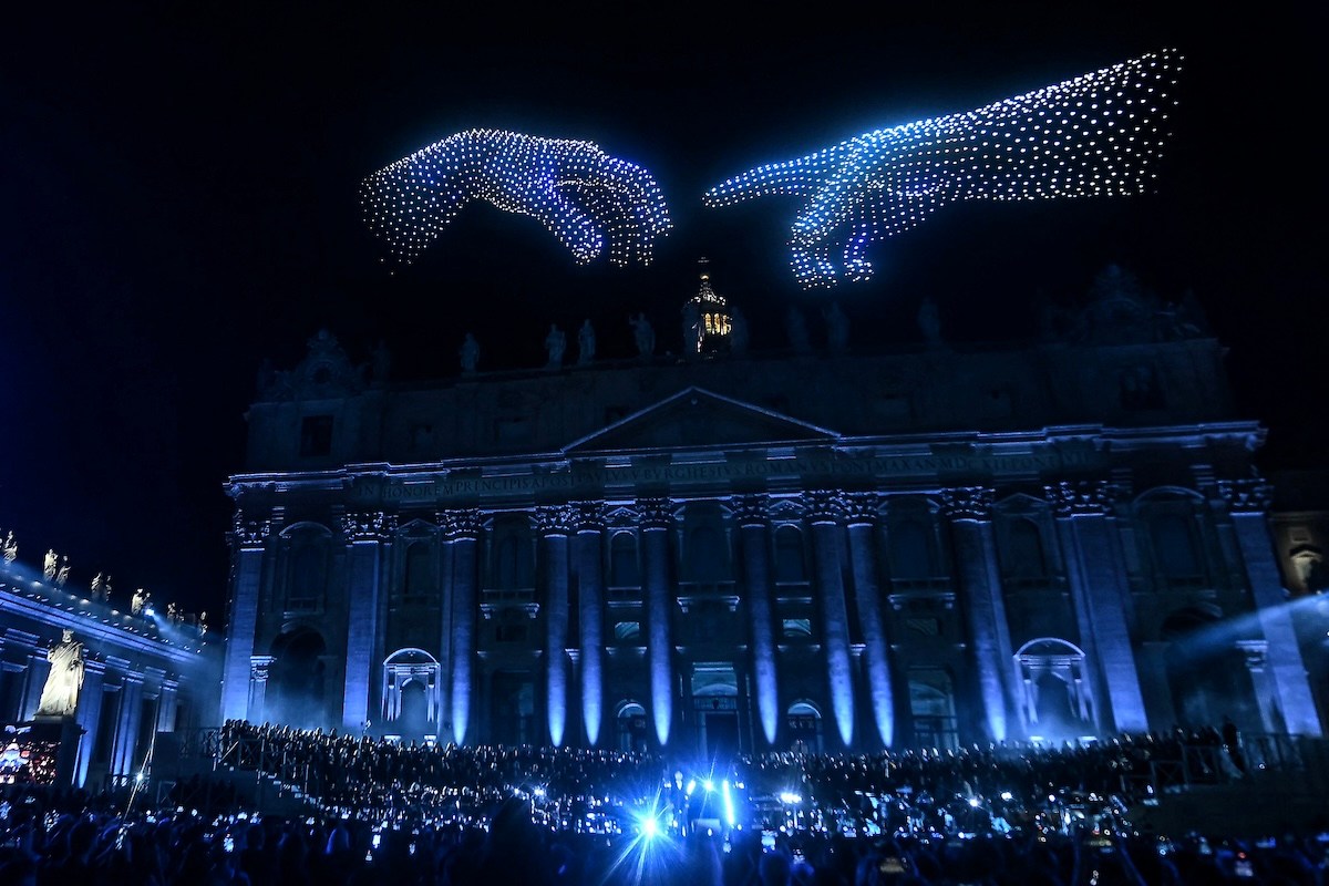 {"rendered":"(Slideshow) Vatican hope concert 2025"}
