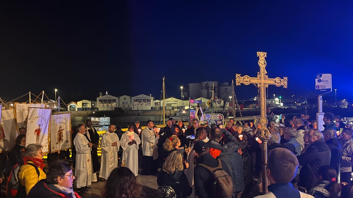 {"rendered":"(Slideshow) Our Lady of Rocamadour sails to Martinique"}