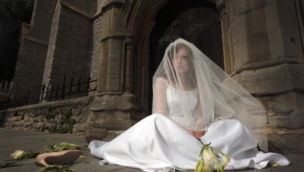 unhappy-bride-not-married