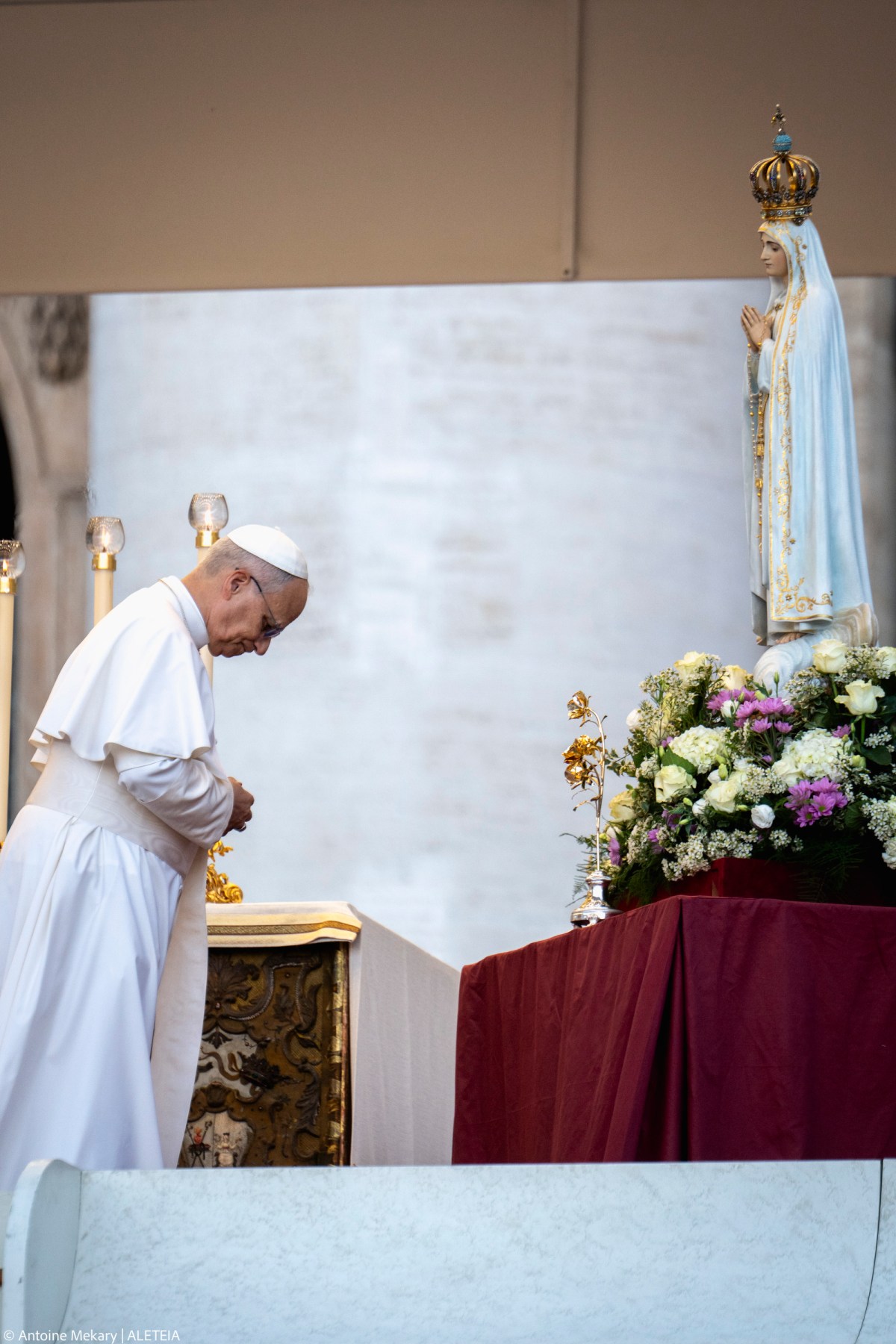 pope-leo-XIV-prayer-vigil-rosary-